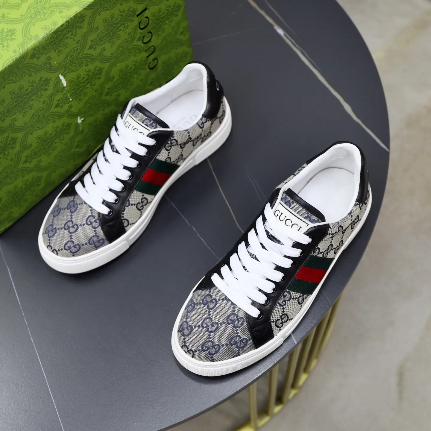 Men's shoes: 420💰🙅‍♂️🙅‍♂️🙅‍♂️ Brand: Gucci GuCCI Standard code: 38-44 (45 customized) Grade: Same as the official website Material: Brand cloth fabric Comfortable and breathable sheepskin lining Lightweight wear-resistant outsole Style category: Men's fashionable casual shoes Running sneakers Distinguished luxury brand elements Top luxury Color: actual picture color